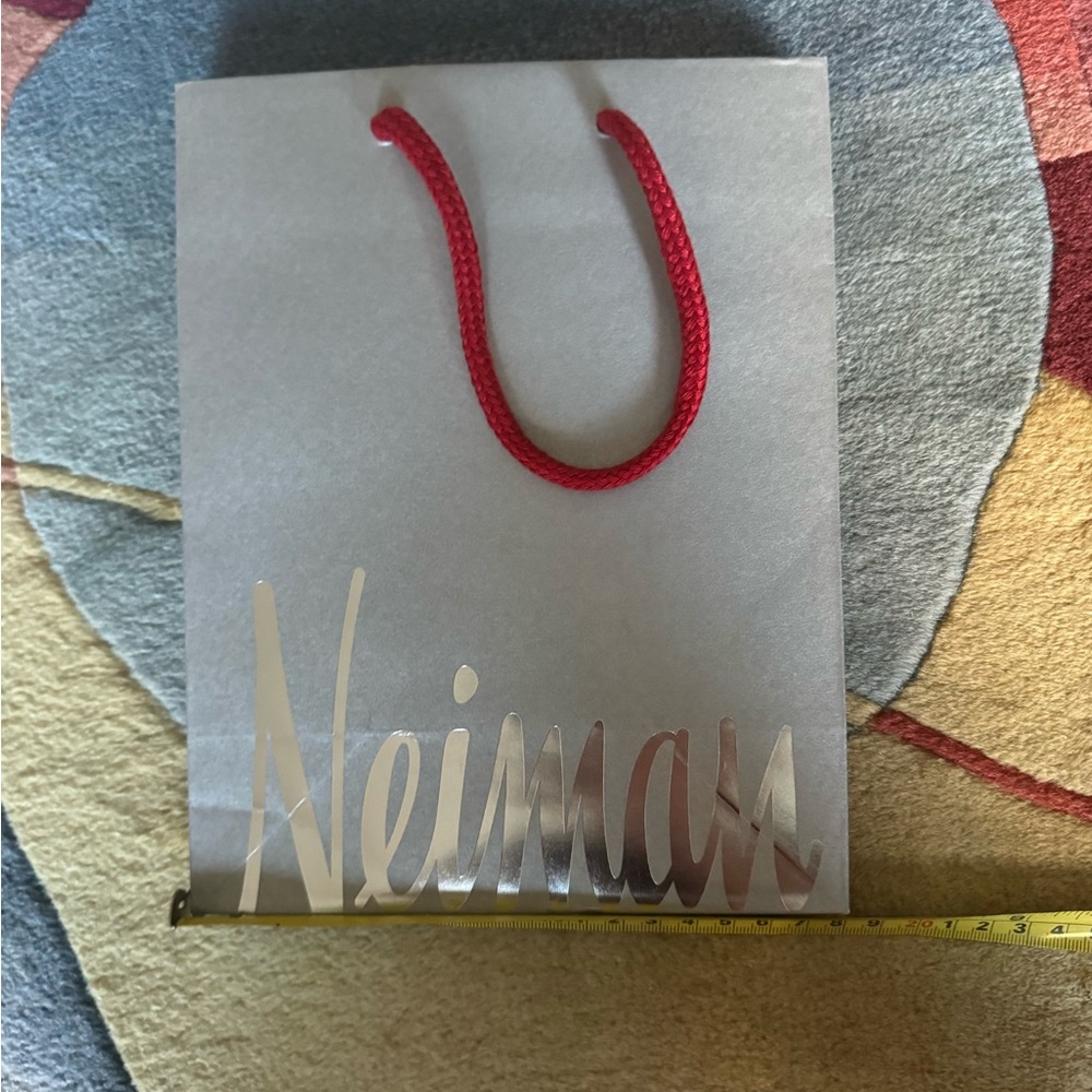 New Neiman Marcus gift bag - Picture 8 of 9